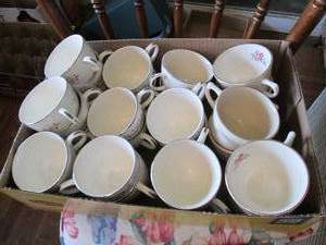 Lot of vintage tea cups...