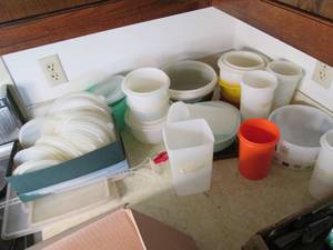 Large lot of Tupperware and other s...