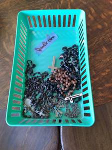 Lot of rosaries from an array of co...