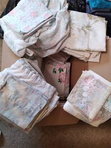 Multiple Queen sized Bed Sheet Sets...