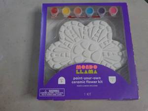 Mondo Llama flower Kit...