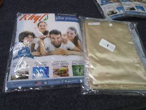 2- 2pks Satin Pillow Protectors Que...