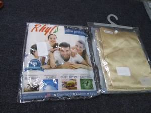 2- 2pks Satin Pillow Protectors Que...