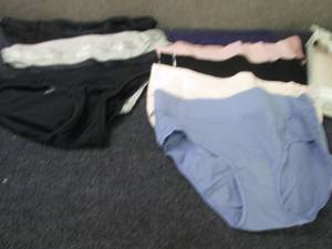 8 pr Ladies Small Panties...