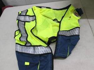 lot 52 image: kwik saftey 2xl refective saftey ve...