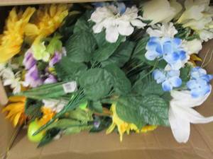 lot 116 image: box of fake flowers ...