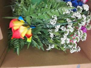 lot 117 image: box of fake flowers ...