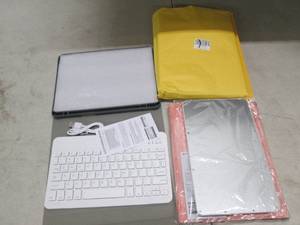 lot 145 image: 3 smart key board cases ...