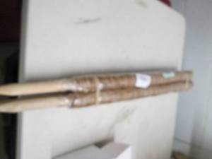 lot 212 image: 4 pcs of fvasgor stick for creepers...