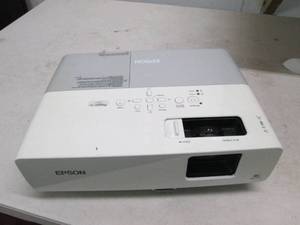 lot 229 image: epson lcd projector no power cord ...