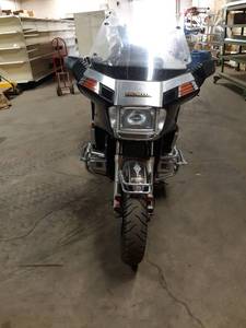 lot 1 image: 1984 Honda Goldwing Motorcycle GL-1200
