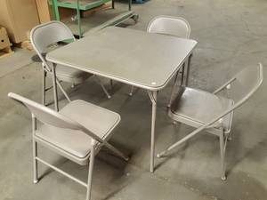 lot 395 image: Folding Card Table w 4 Matching Folding Chairs