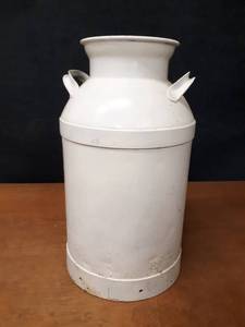lot 398 image: Vintage Cream Can - About 23 Tall - No Lid