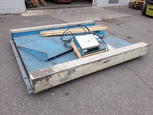 lot 352 image: Weigh-Tronix 20,000 LB Scale - Seller States Works Good - Includes Ramp