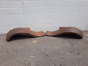 lot 403 image: Pair of 1920s Auto Fenders - Seller thinks 1926 Chevrolet