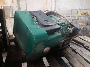 lot 404 image: ONAN Emerald I RV Generator - 120V 4.5KW