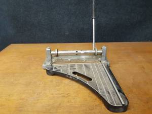 lot 421 image: Roberts Tile Cutter - Model# 10-900