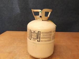 lot 381 image: 4 LBS NET R-409a Freon  Refrigerant Tank