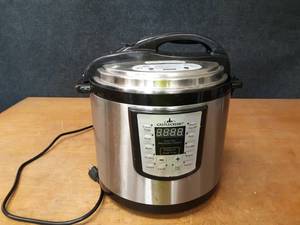 lot 438 image: Castlecreek Pressure Cooker