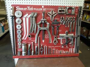 lot 359 image: Snap-On Puller Tools Kit - Part No. VE-1002B-S