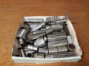 lot 455 image: Large Lot of Craftsman Sockets 12, 38 & 14 Drive