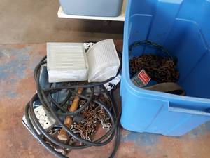 lot 466 image: Lot of Misc. - Chain, Glass Blocks, Extension Cord and More