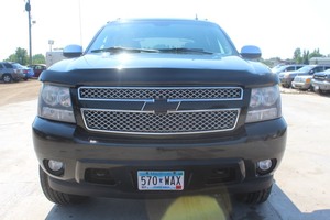 2009 Chevrolet Avalanche LTZ 4x4 - Lifted - VERY NICE