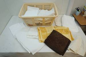 Laundry basket, towels