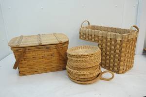 Wicker plates, picnic basket, bike basket