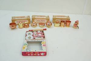 Vintage kitchen miniatures, tea set