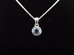 lot 2 image: .925 Sterling Silver Faceted Topaz Pendant Necklace
