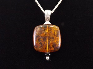 lot 5 image: .925 Sterling Silver Amber Cabochon Pendant Necklace