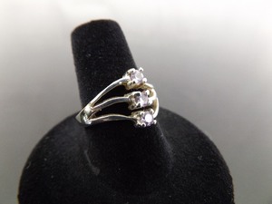 lot 37 image: .925 Sterling Silver Faceted Amethyst Crystal Ring Size 7.5