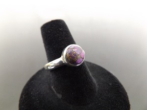 lot 39 image: .925 Sterling Silver Mohave Purple Turquoise Cabochon Ring Size 7.5