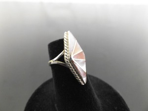 lot 40 image: .925 Sterling Silver Inlayed Pink Mother of Pearl Ring Size 4