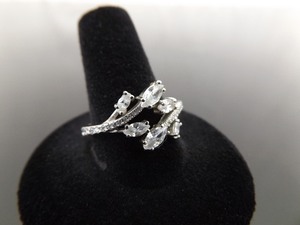 lot 52 image: .925 Sterling Silver Crystal Zirconia Leaf Ring Size 10