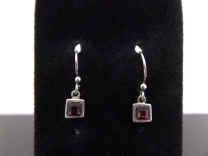 lot 75 image: .925 Sterling Silver Amethyst Crystal Dangle Hook Earrings