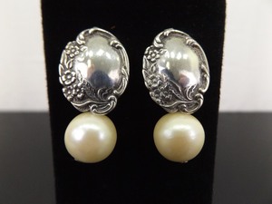 lot 90 image: .925 Sterling Silver Pearl Dangle Shield Post Earrings
