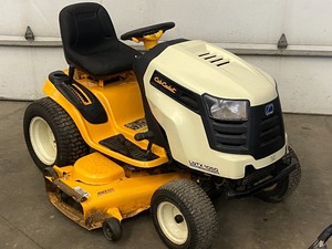 lot 32 image: Cub Cadet LGTX-1050 Riding Lawn Tractor