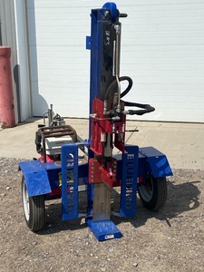 lot 3 image: Bluebird LS34 Towable Log-Splitter
