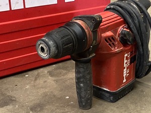 lot 18 image: Hilti TE15-C Commercial Handhled Hamer Drill