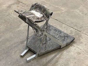 lot 37 image: L.E.M. Hang-On Deer Stand