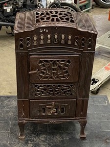 lot 33 image: Vintage Empire Wood-Burning Stove
