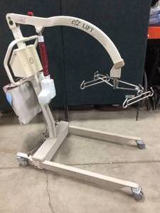 MSRP $6500 MCKESSON EZ WAY Easy Way Battery Powered Electric EZ Lift 600 lb Capacity Patient Loved One Transfer Lift With BATTERY, CHARGER, SLING &amp SCALE - GREAT WORKING CONDITION