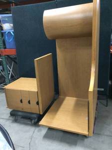 lot 15 image: WOW MSRP $4000 TOP OF THE LINE IN DESIGNER OFFICE FURNITURE MAKERS MAGNA DESIGN GORGEOUS L SHAPE EXECUTIVE WORKSTATION DESK WITH ROUNDED PENNISULA & COLUMN PLUS 3 DRAWER CABINET - EXCELLENT CONDITION