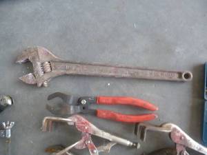 lot 25 image: Assorted Specialty Plyers & Vice Grips