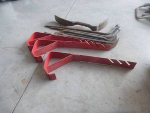 lot 28 image: Roofing Cleats & Bars