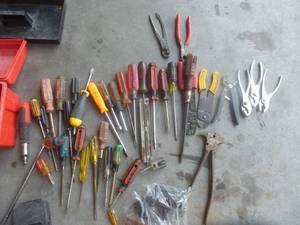 lot 32 image: Tool Box of Screw Drivers & Plyers