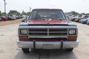 lot 17 image: 1988 Dodge Ramcharger Custom