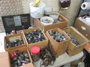 (D-3) Large Lot Vintage Electronic ...